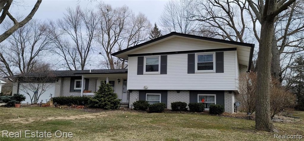 6553 Heather Heath, West Bloomfield, MI 48322 - photo 1