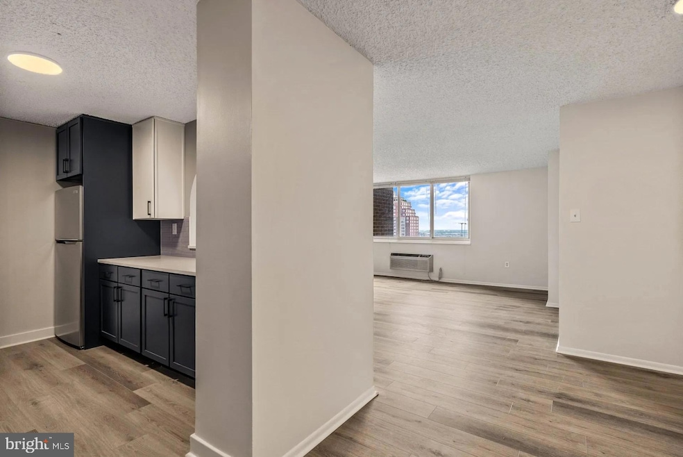 1500 Locust St unit 2B-1816, Philadelphia, PA 19102 - photo 1