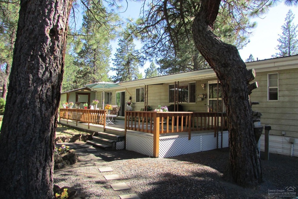 18887 Shoshone Rd, Bend, OR 97702 - photo 1