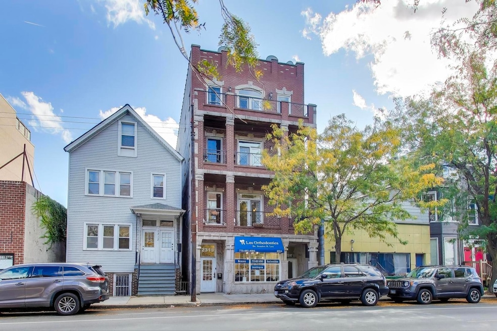 For Sale $565,000 • Co-Listing Agent