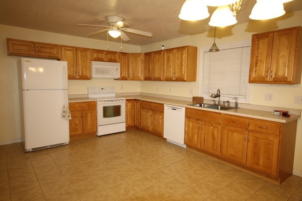 145 Cardinal St unit 1, Springfield, MA 01151 - photo 1