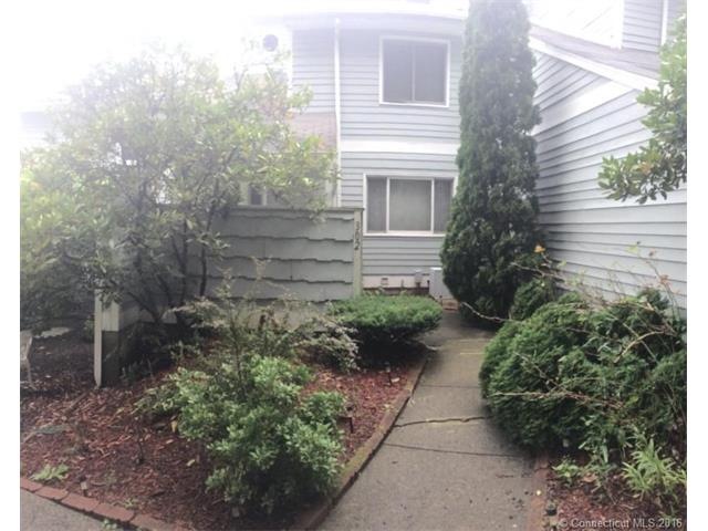 302 Golf Dr unit 302, East Haven, CT 06512 - photo 1