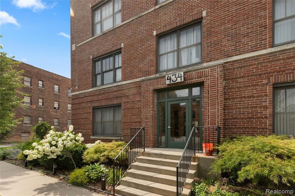 Sold $325,000 • Co-Listing Agent