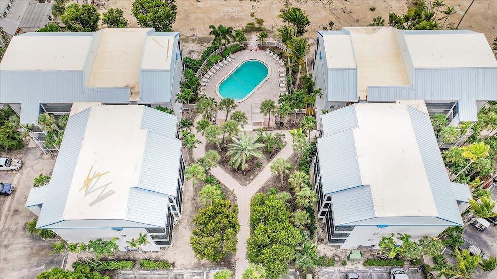 3135 Tennis Villas, Captiva, FL 33924 - photo 1