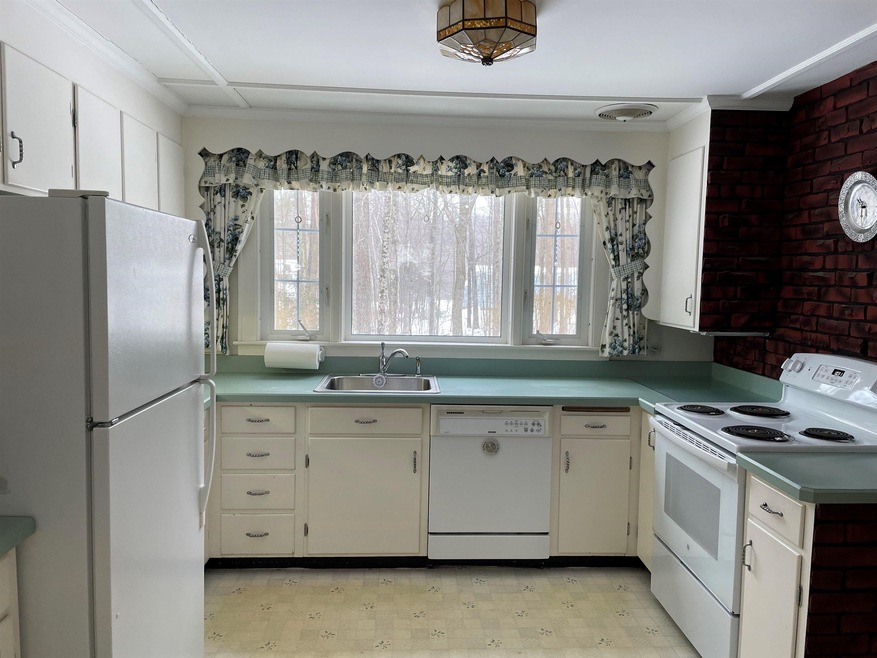 47 Ridge Rd, Concord, NH 03301 - photo 1