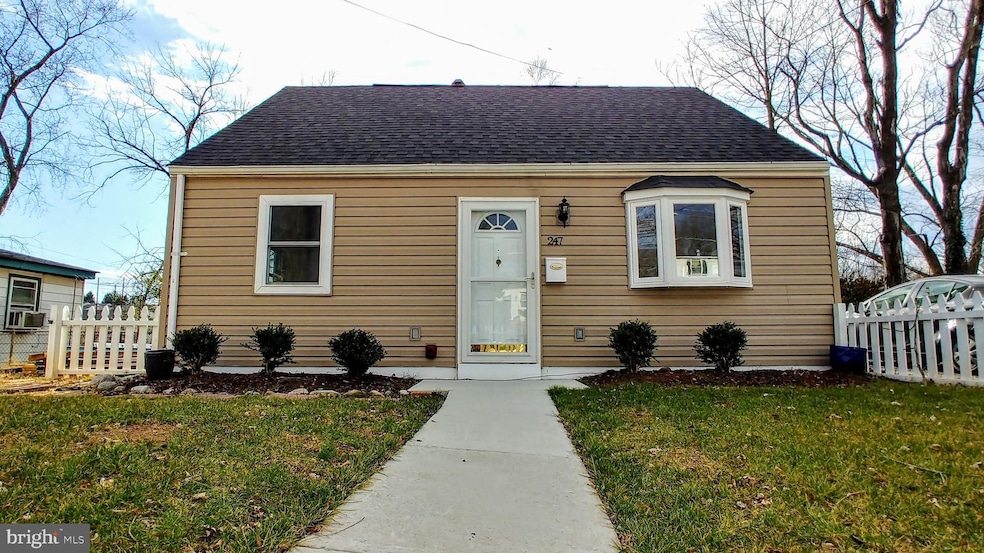 247 Cabbel Dr, Manassas Park, VA 20111 - photo 1