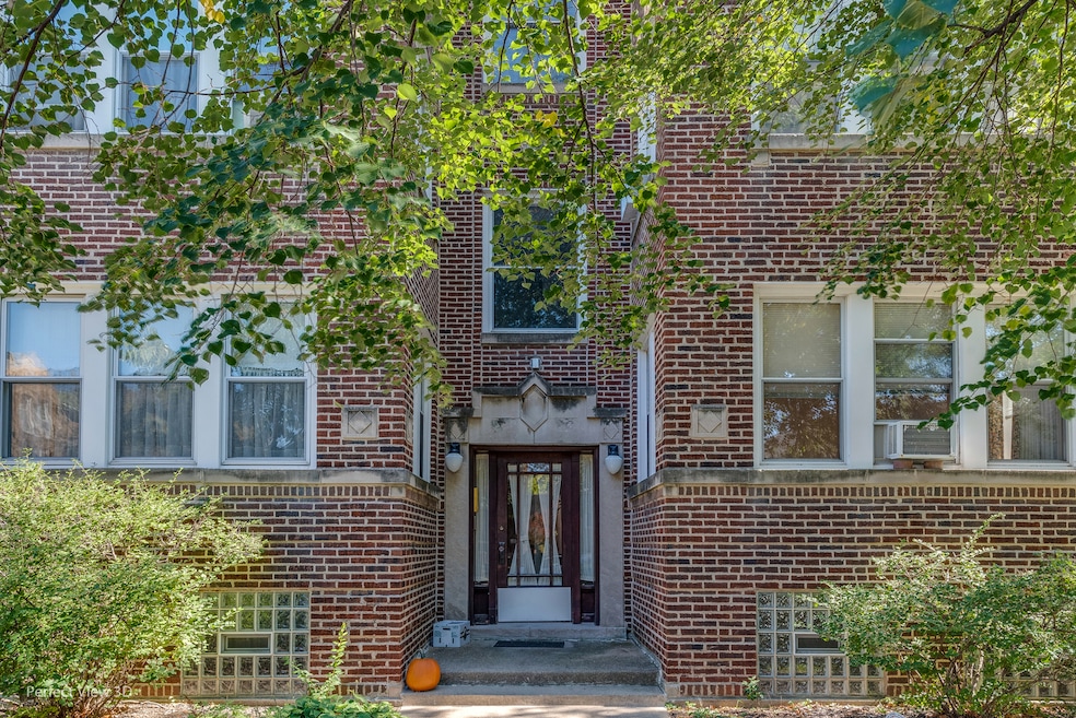 4855 N Hoyne Ave unit 1S, Chicago, IL 60625 - photo 1