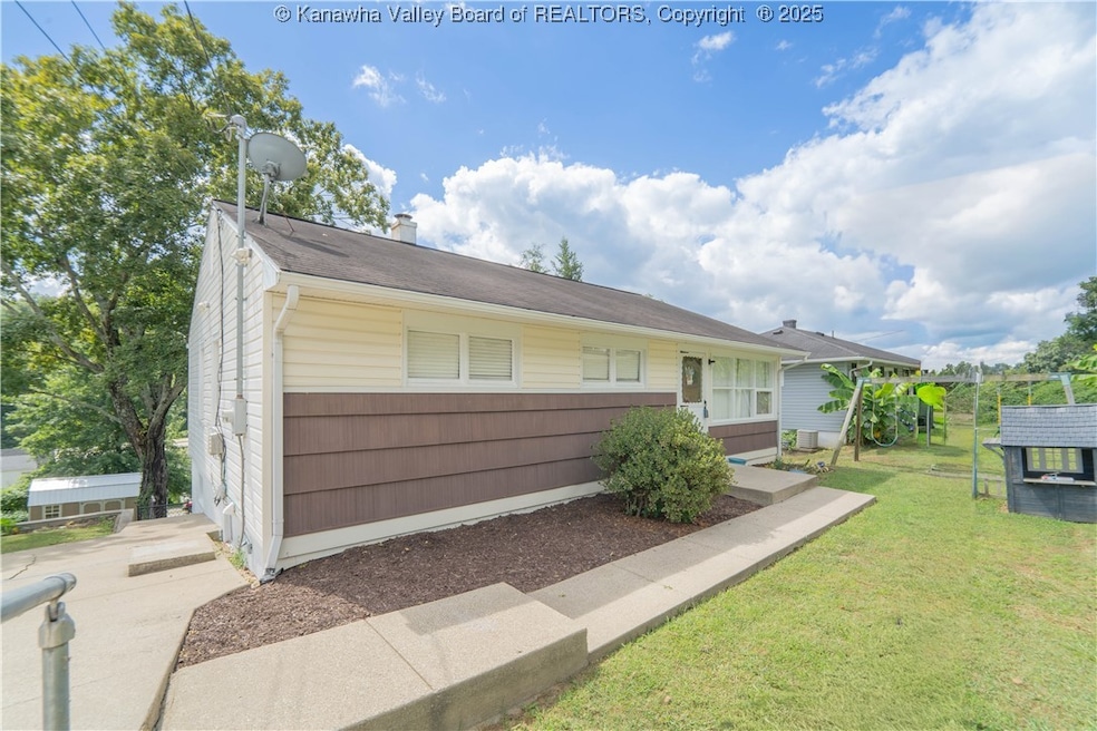 836 Walters Rd, Charleston, WV 25314 - photo 1