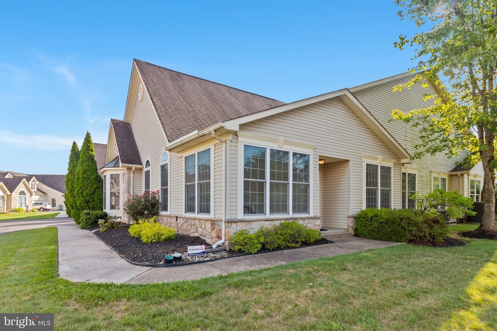 964 Daylily Dr unit V154, Langhorne, PA 19047 - photo 1