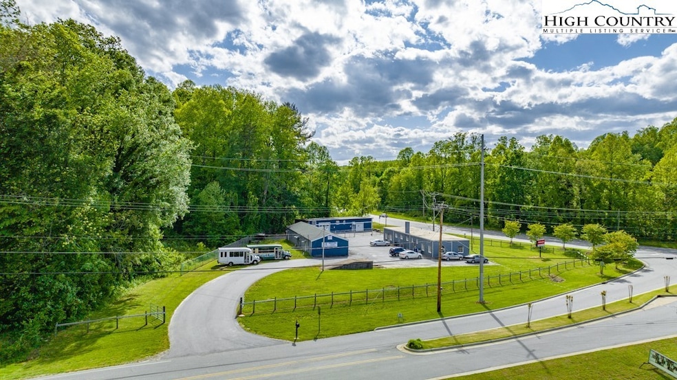 1080 Main St NW, Lenoir, NC 28645 - photo 1