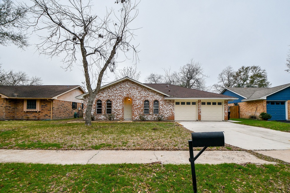 7286 Shady Corners Ln, Houston, TX 77040 - photo 1