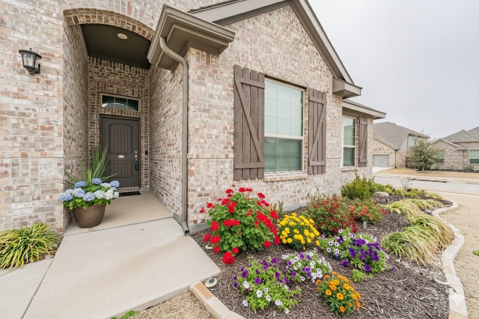 Under Contract $449,500