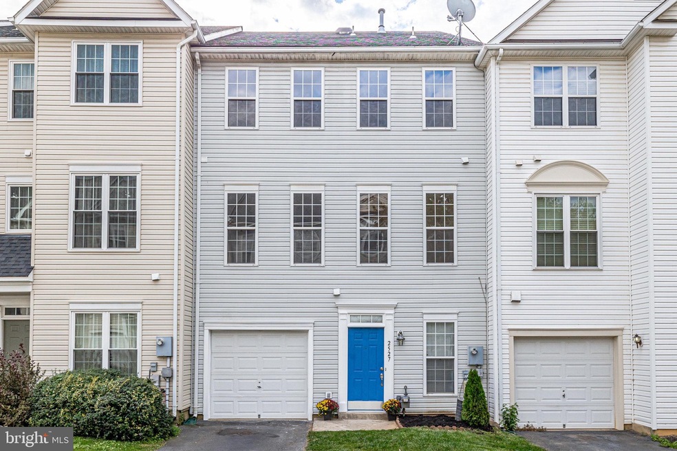 2527 Logan Wood Dr, Herndon, VA 20171 - photo 1