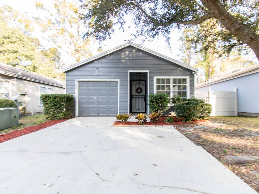 5629 Ellis Trace Dr, Jacksonville, FL 32205 - photo 1
