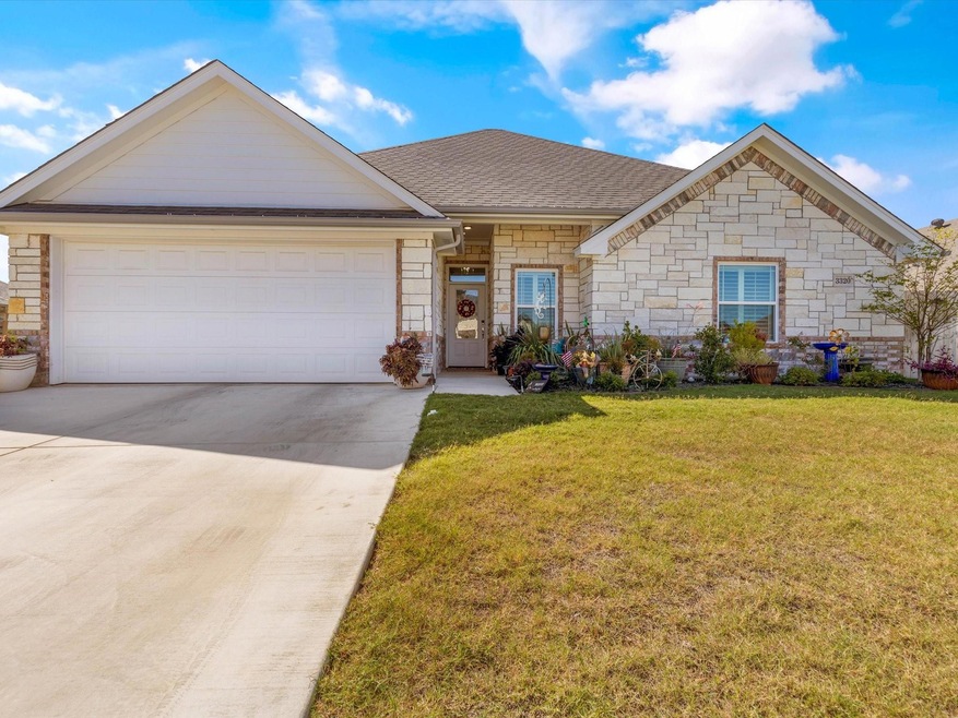 3320 Arrow Creek Dr, Granbury, TX 76049 - photo 1