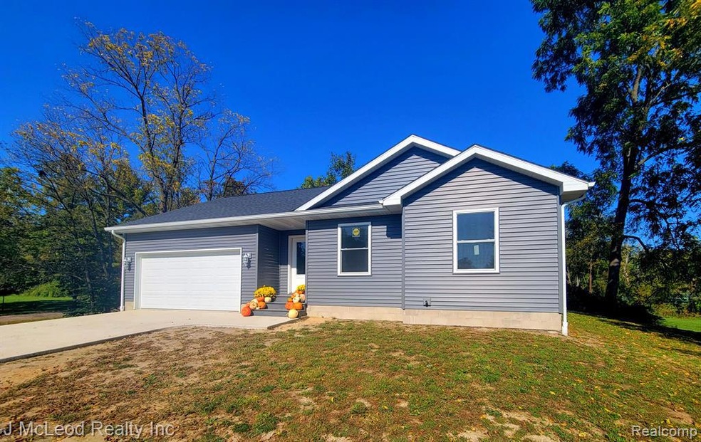 211 Lincoln St, Vassar, MI 48768