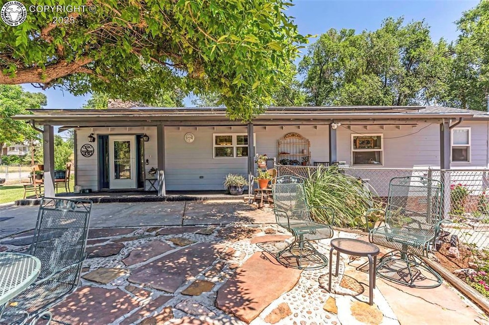 1512 Chestnut St, Canon City, CO 81212 - photo 1