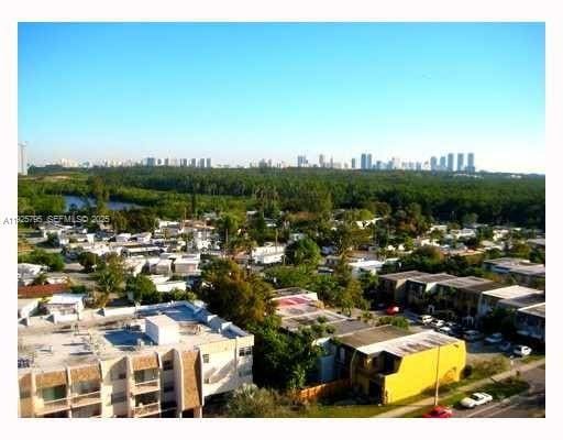 2020 NE 135th St unit 1010, North Miami, FL 33181 - photo 1