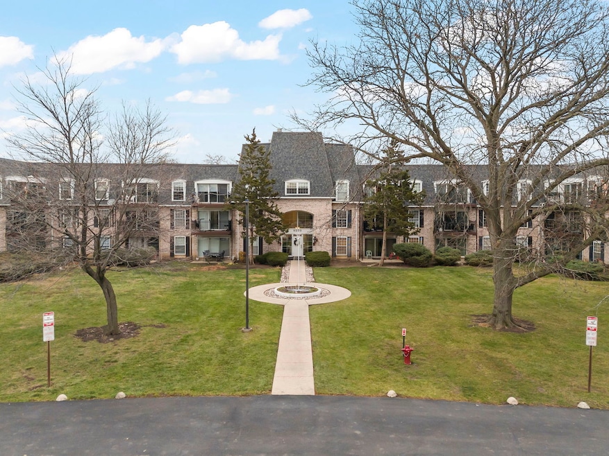 5200 Carriageway Dr unit 101, Rolling Meadows, IL 60008 - photo 1