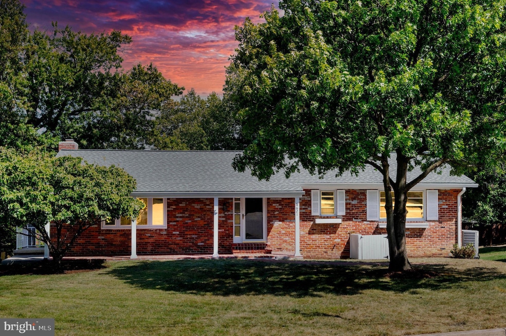 6621 Hulvey Terrace, Alexandria, VA 22306 - photo 1