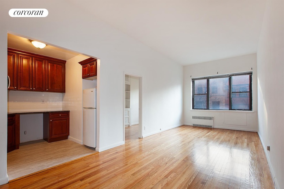 27 W 71st St unit 4D, New York, NY 10023 - photo 1