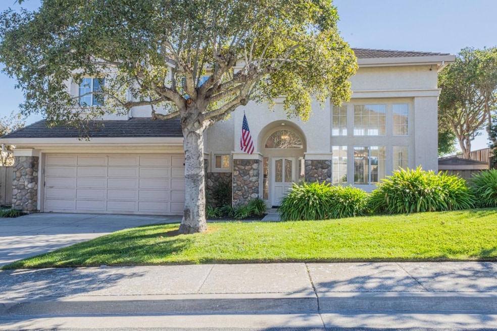 21905 Azure Crest Ct, Salinas, CA 93908 - photo 1