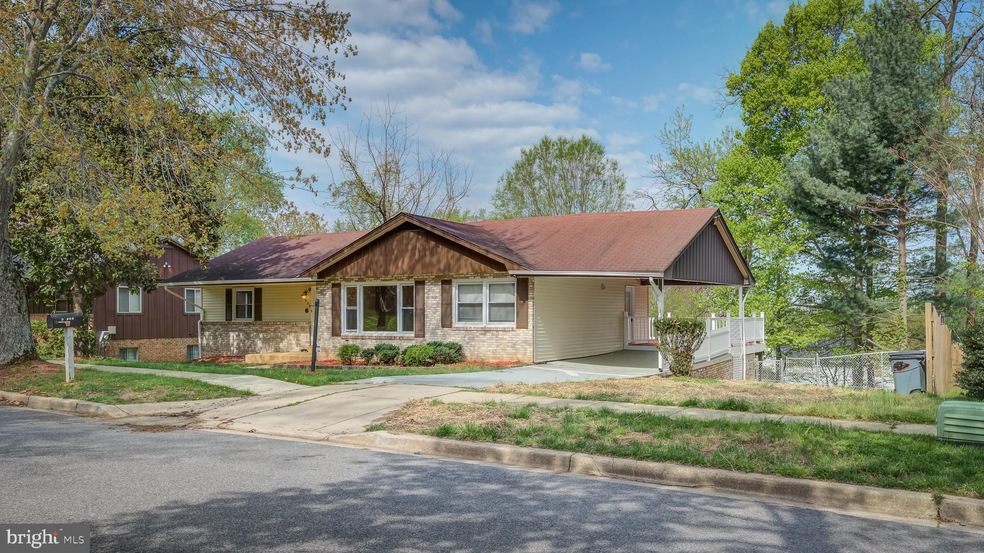 12809 Pine Tree Ln, Fort Washington, MD 20744 - photo 1