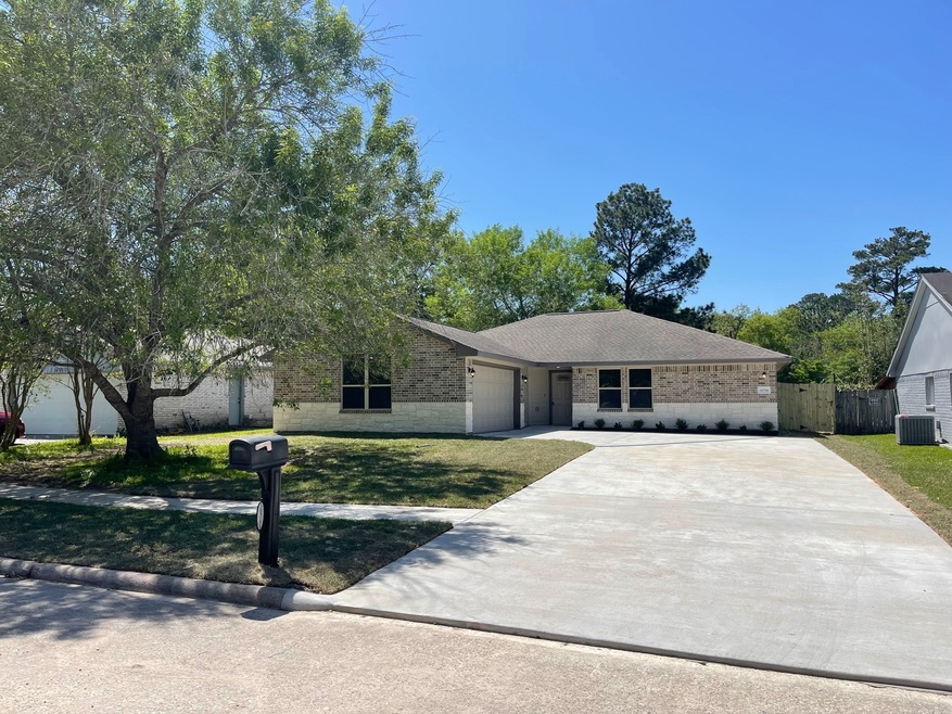 16746 Gleneagle Dr N, Conroe, TX 77385 - photo 1