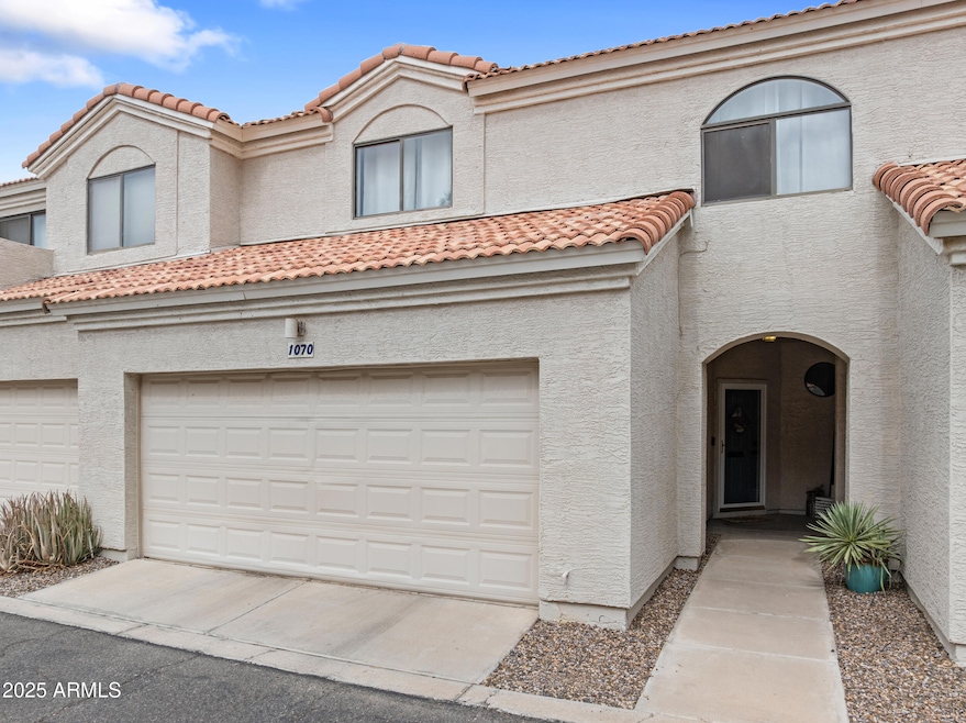 1070 E Sunburst Ln, Tempe, AZ 85284 - photo 1