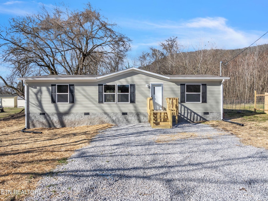 1-web-or-mls-621 West Strang-69