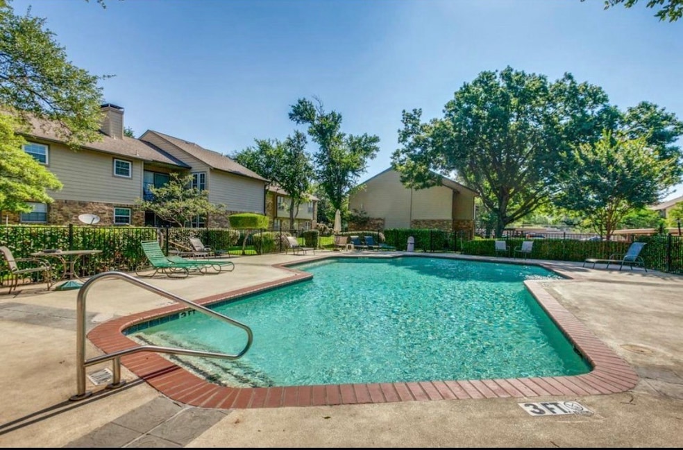 5300 Keller Springs Rd unit 1027, Dallas, TX 75248 - photo 1