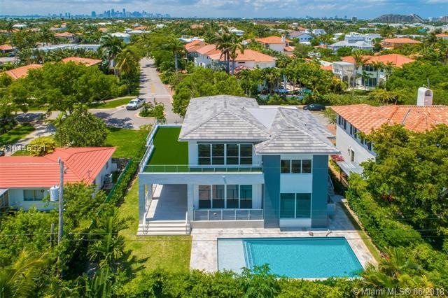 244 W Mashta Dr, Key Biscayne, FL 33149 - photo 1