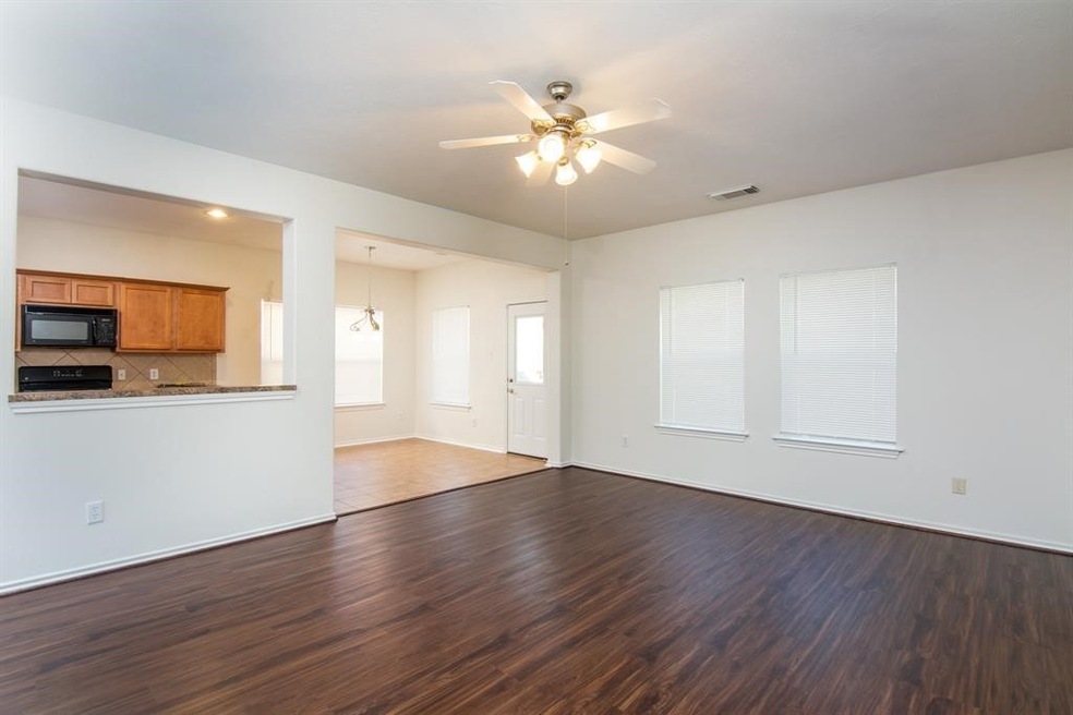 170 S Star Ridge Cir, Spring, TX 77382 - photo 1