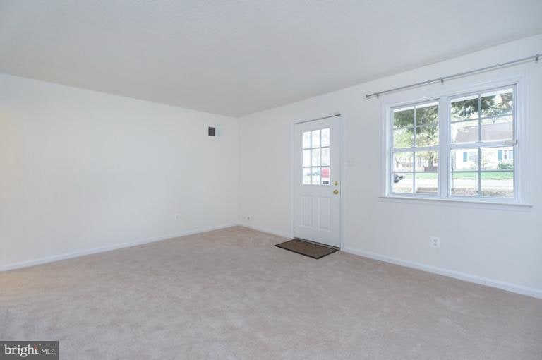 232 Manassas Dr, Manassas Park, VA 20111 - photo 1