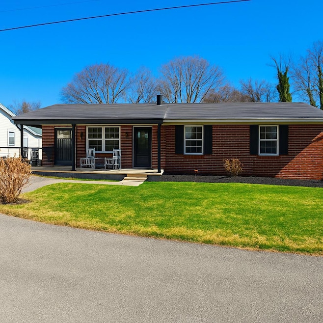 414 Riddell Ct, Irvine, KY 40336 - photo 1