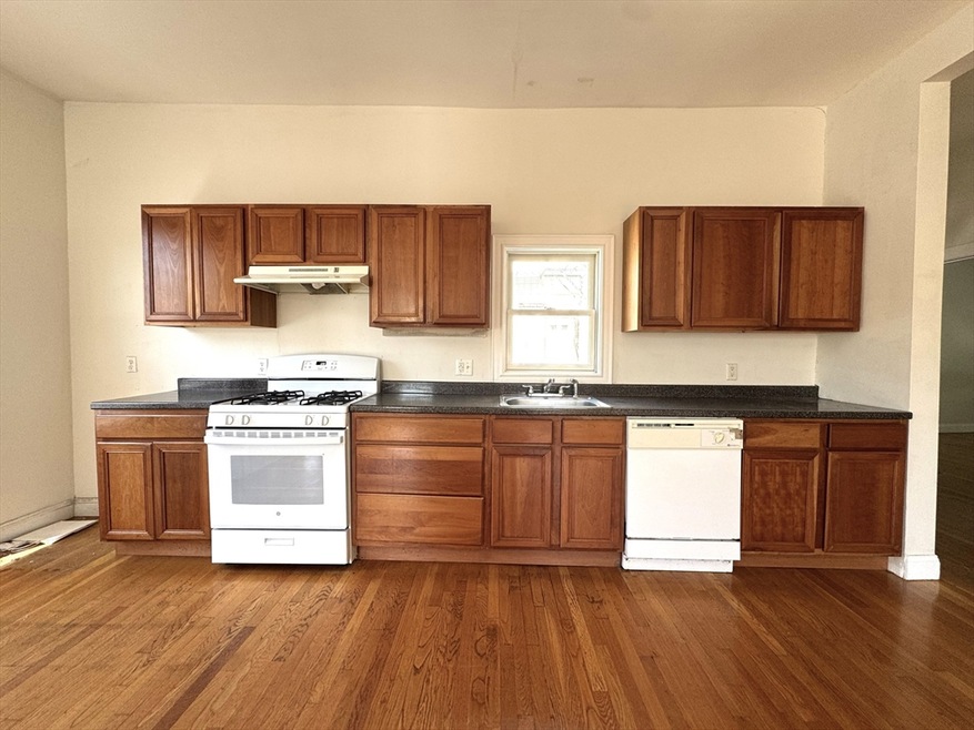 1 Mclean Place unit 2, Cambridge, MA 02140 - photo 1