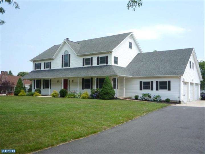 4 Kings Ct, Columbus, NJ 08022 - photo 1