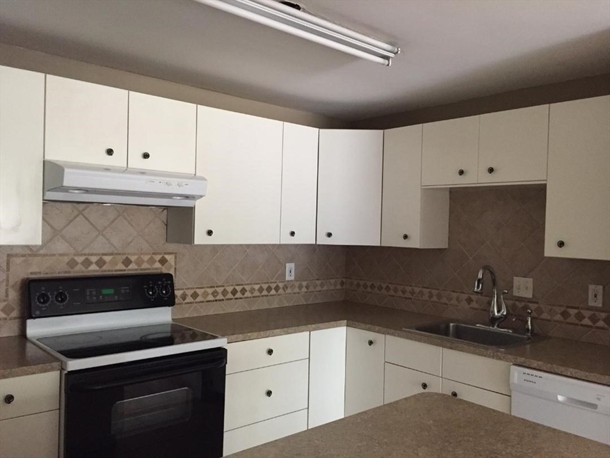 16 Mayberry Dr unit 4, Westborough, MA 01581 - photo 1