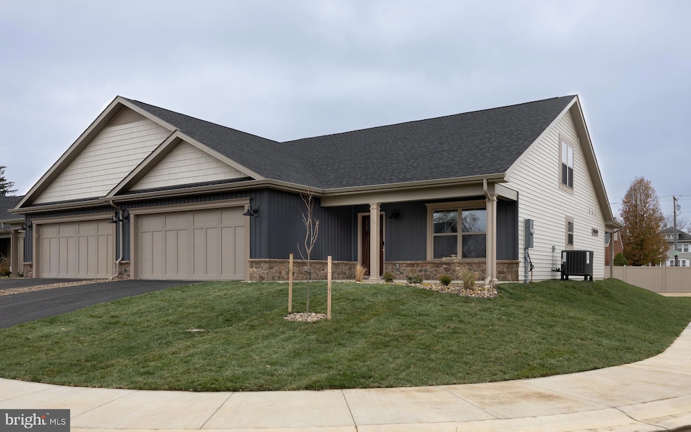 72 Grainfield Ct, Martinsburg, WV 25404 - photo 1