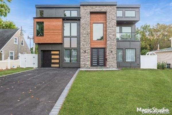 Sold $1,250,000 • Co-Listing Agent