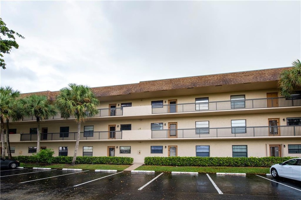6095 N Sabal Palm Blvd unit 307, Tamarac, FL 33319 - photo 1