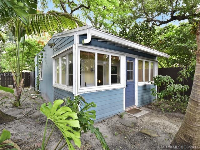 621 SW 14th Terrace unit Cottage, Fort Lauderdale, FL 33312 - photo 1