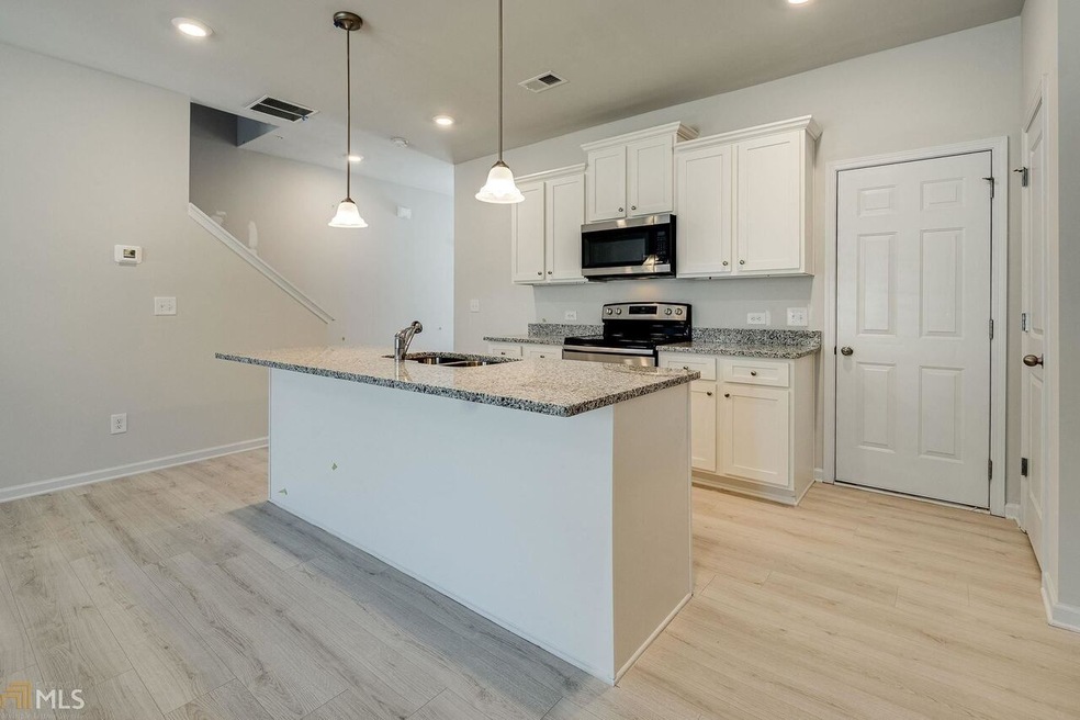 7546 Knoll Hollow Rd unit 28, Lithonia, GA 30058 - photo 1