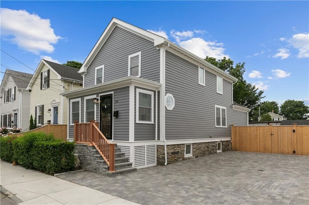34 E Bowery St, Newport, RI 02840 - photo 1