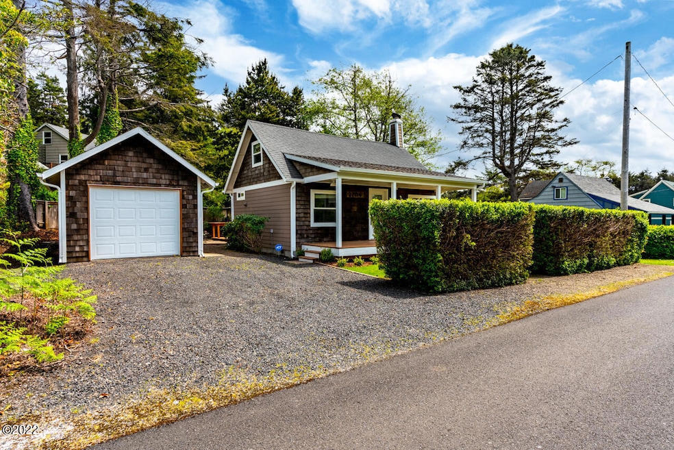 2704 SW Beach Ave, Lincoln City, OR 97367 - photo 1