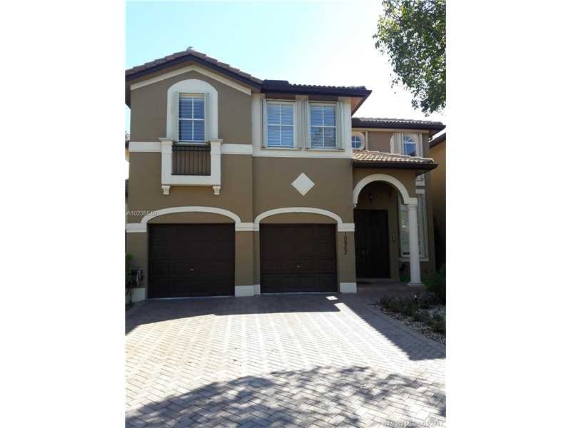 10962 NW 48 Ln, Doral, FL 33178 - photo 1