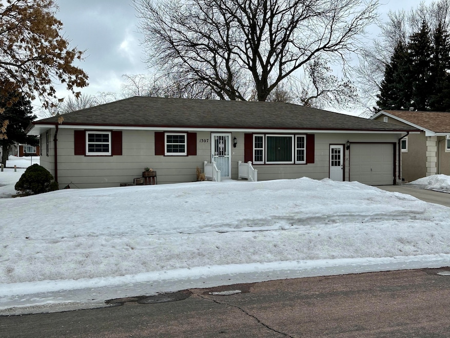 1307 Palmer Place