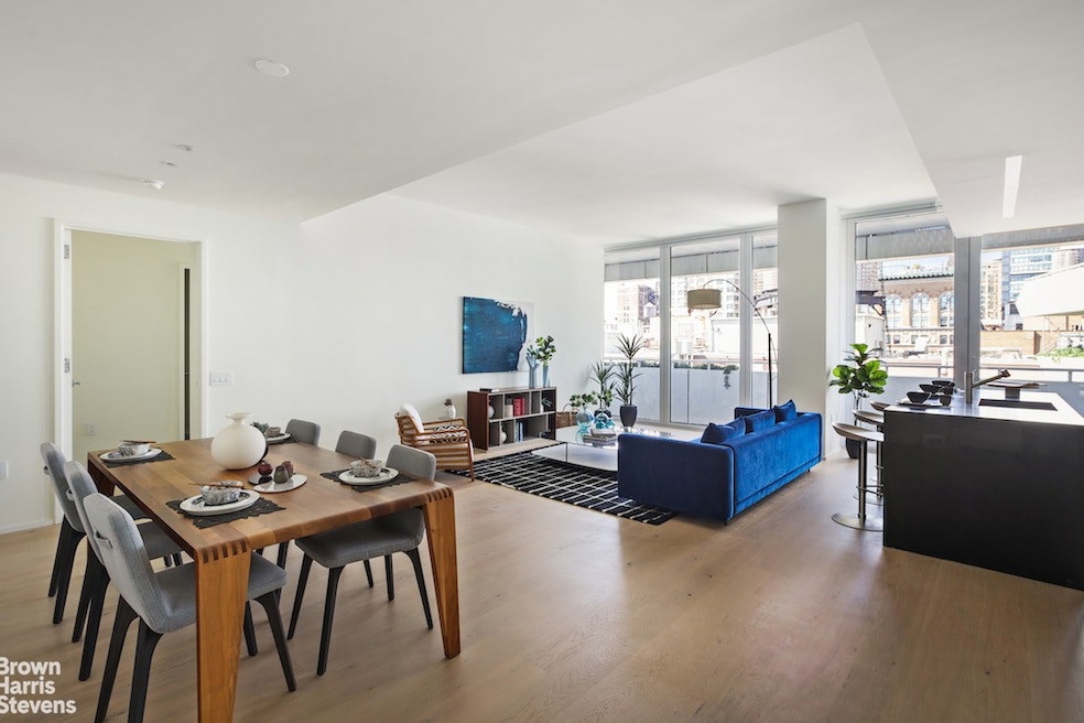 Sold $3,075,000 • Co-Listing Agent