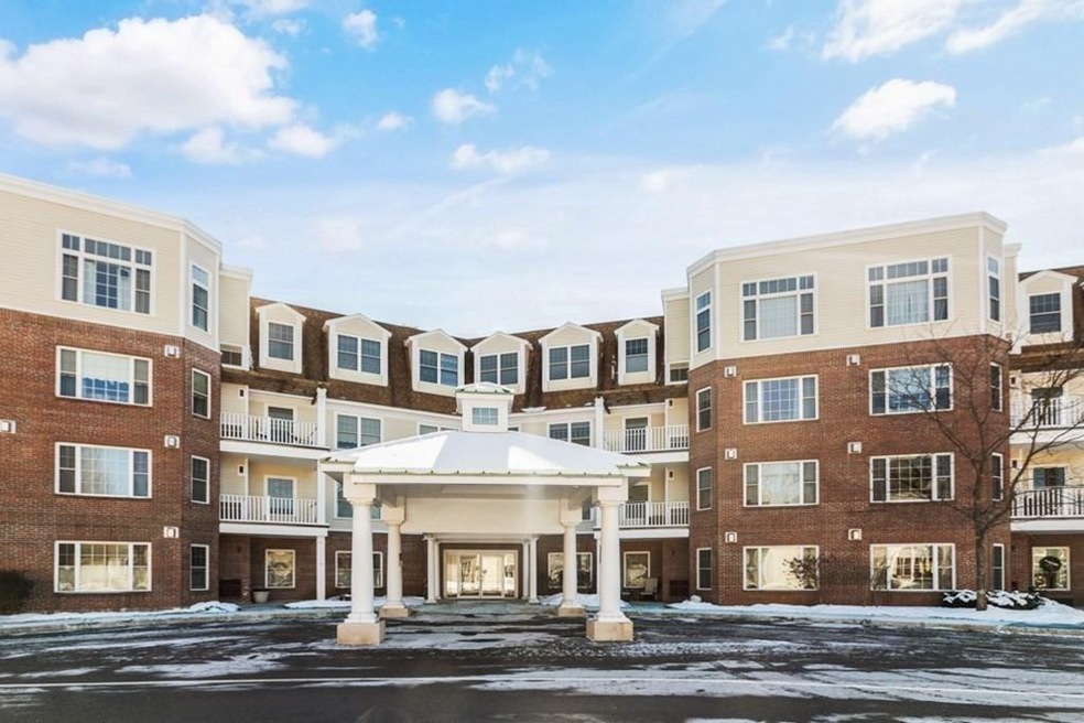Salem Place Condominiums unit 16, Woburn, MA 01801 - photo 1