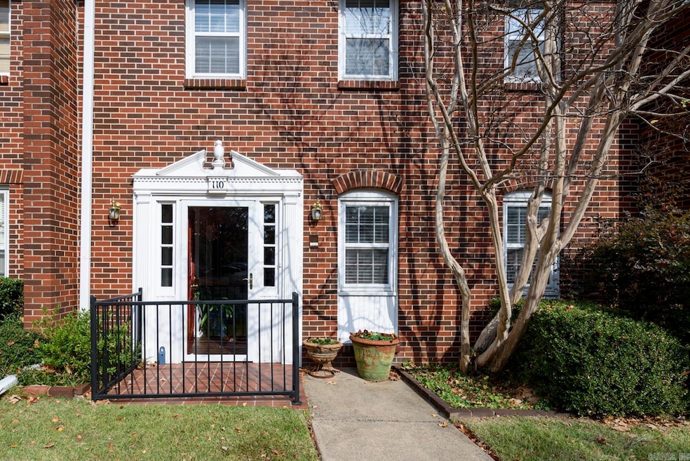 110 Cambridge Place Dr, Little Rock, AR 72227 - photo 1